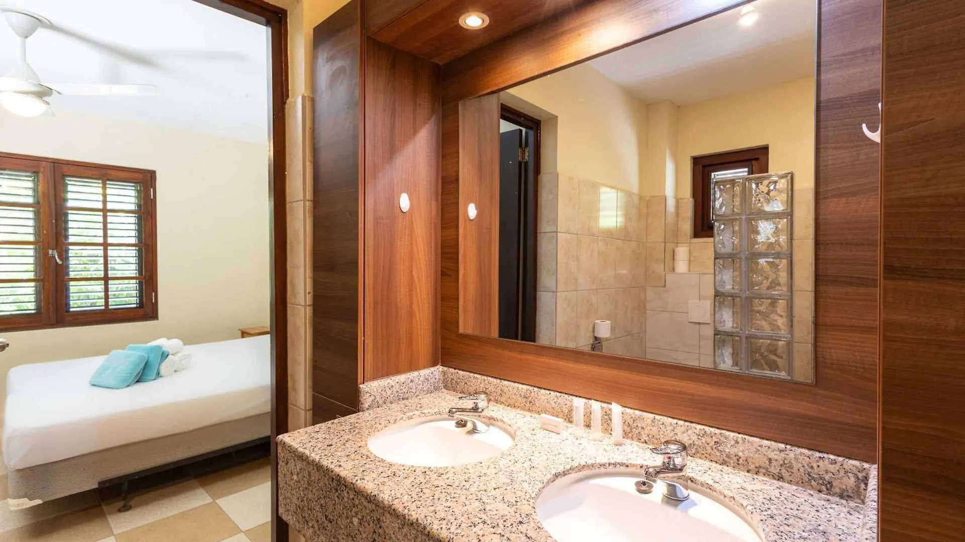 Tatil Evi Blue Bay Hideaway - Just Steps From The Beach Curaçao